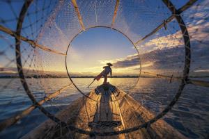 CPC Gold Medal - Feng Ni (China)  Fishman On The Inle Lake 1
