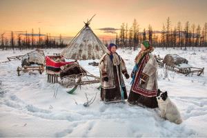PhotoVivo Honor Mention - Alexey Suloev (Russian Federation)  Chat Up At The Chum-Yamal